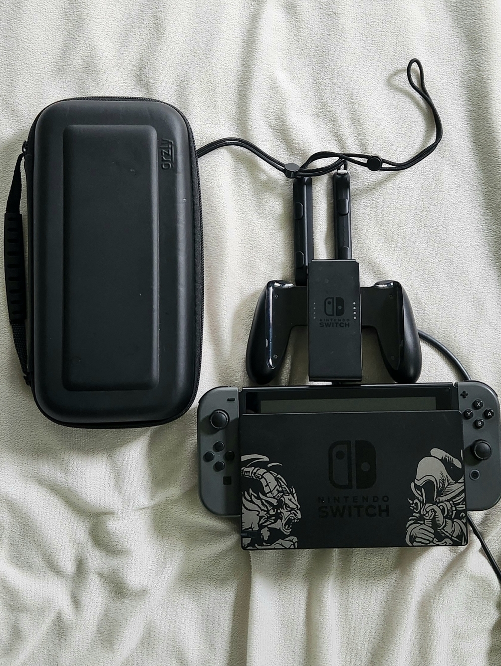 Nintendo Switch Console - Diablo III Edition (Previous Model) - Picture 6 of 16